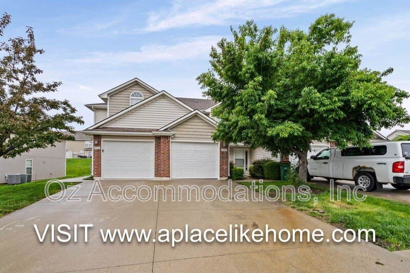 805 SW Imperial Ln