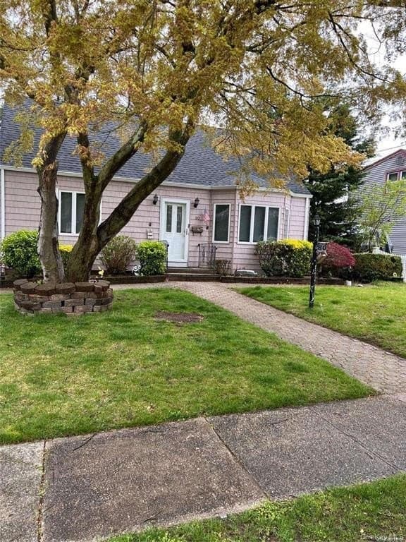80 Ellen St