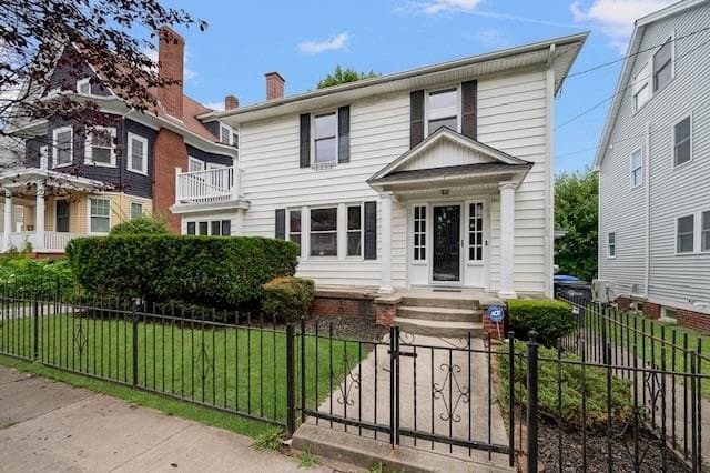 41 Tyndall Ave