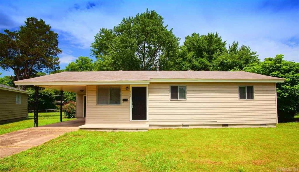 817 Greenlea Dr
