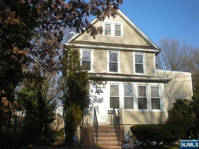 147 Phelps Ave
