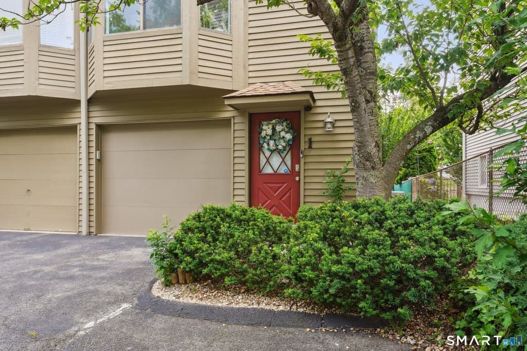 100 Willowbrook Ave Apt 1