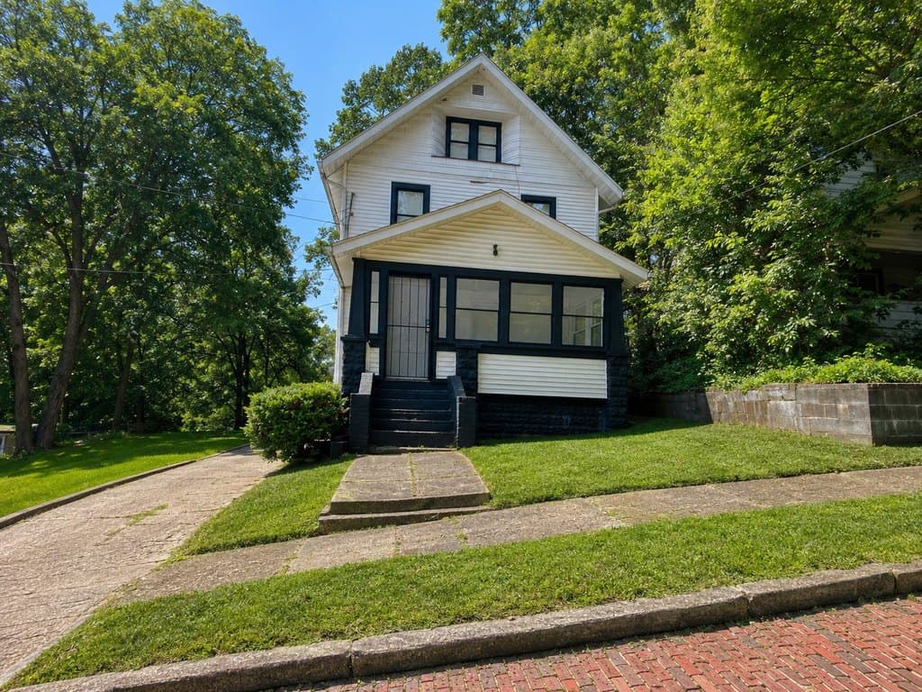 712 Roselle Ave Unit A