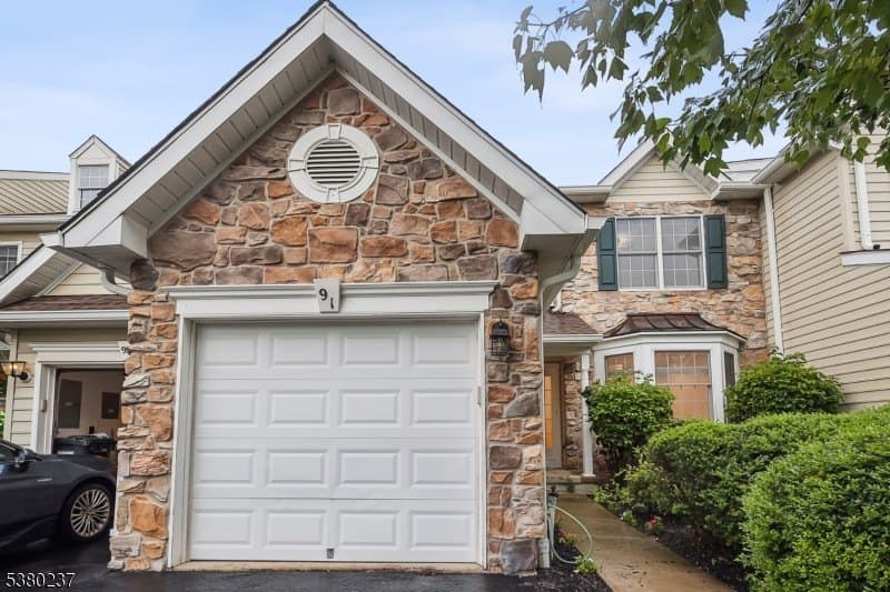 91 Patriot Hill Dr