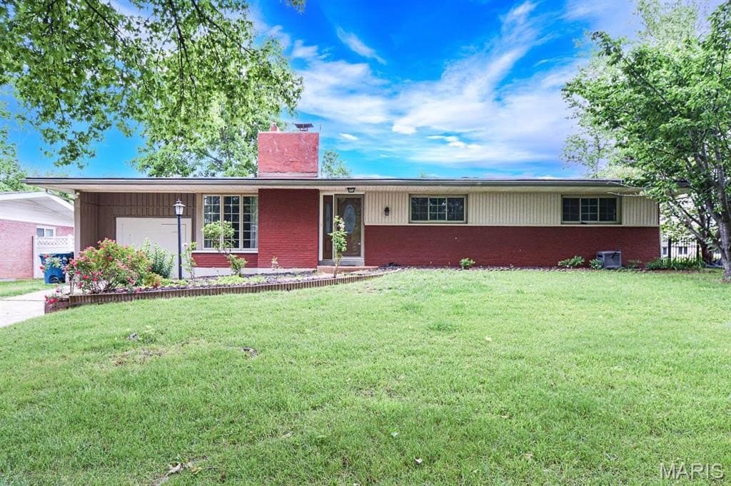 819 Renee Ln