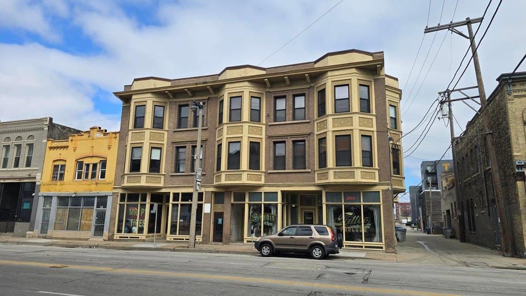 526 W National Ave Unit 301