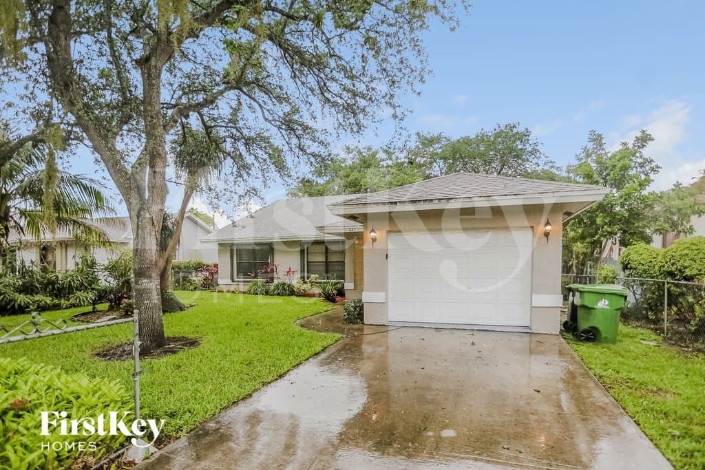 1647 SW 30th Ter