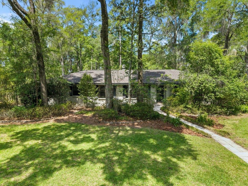 3106 NW 38th St
