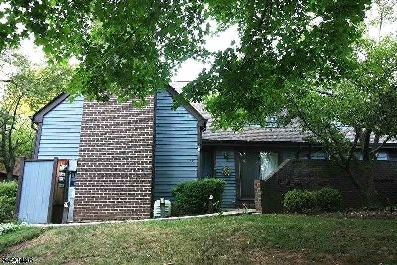 17 Valley View Dr
