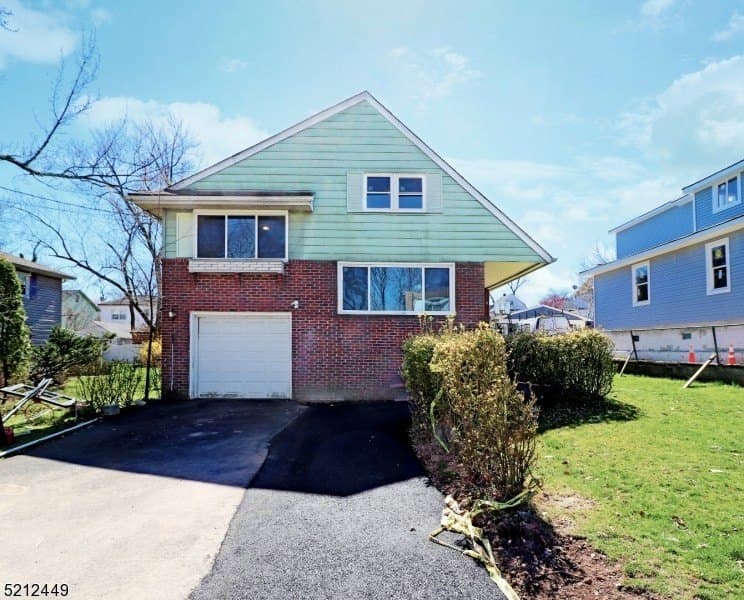 260 Shepard Ave
