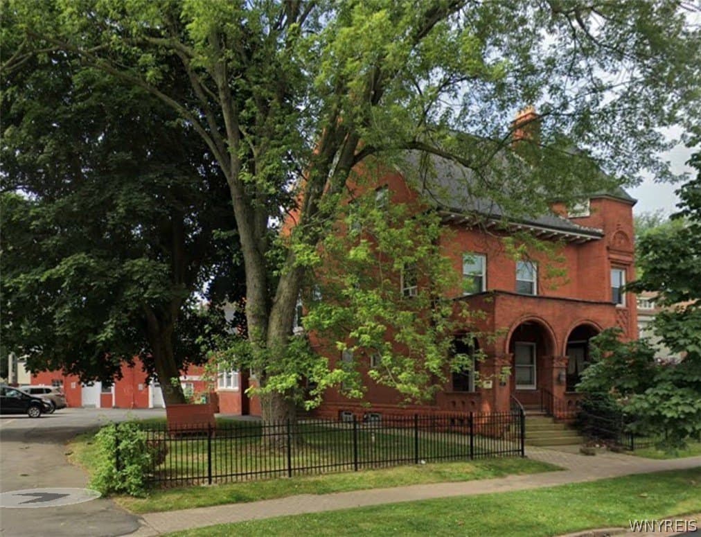 88 W Utica St Apt 1