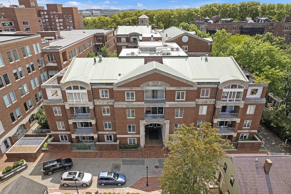 130 Mount Auburn St Apt 113