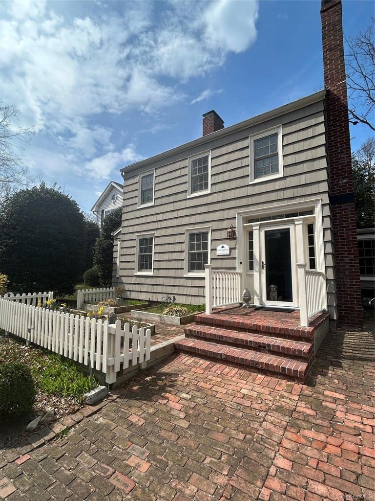225 Christian Ave