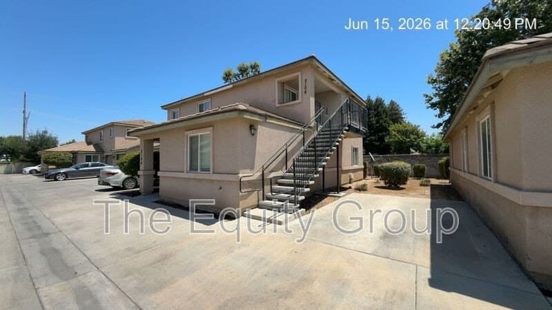 2106 W Lark Ave
