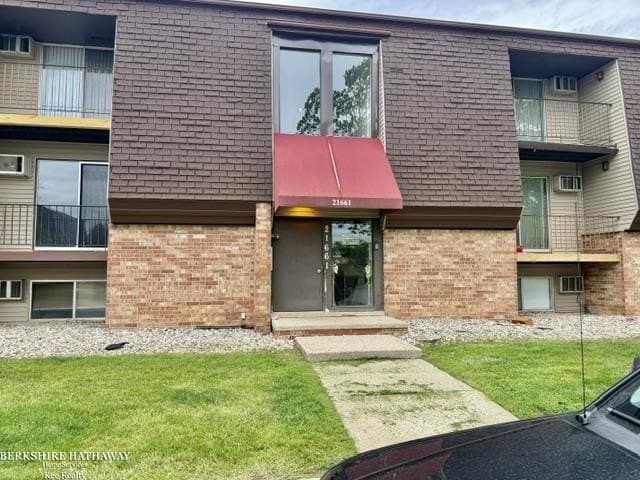 21661 Hillside Dr Apt D1