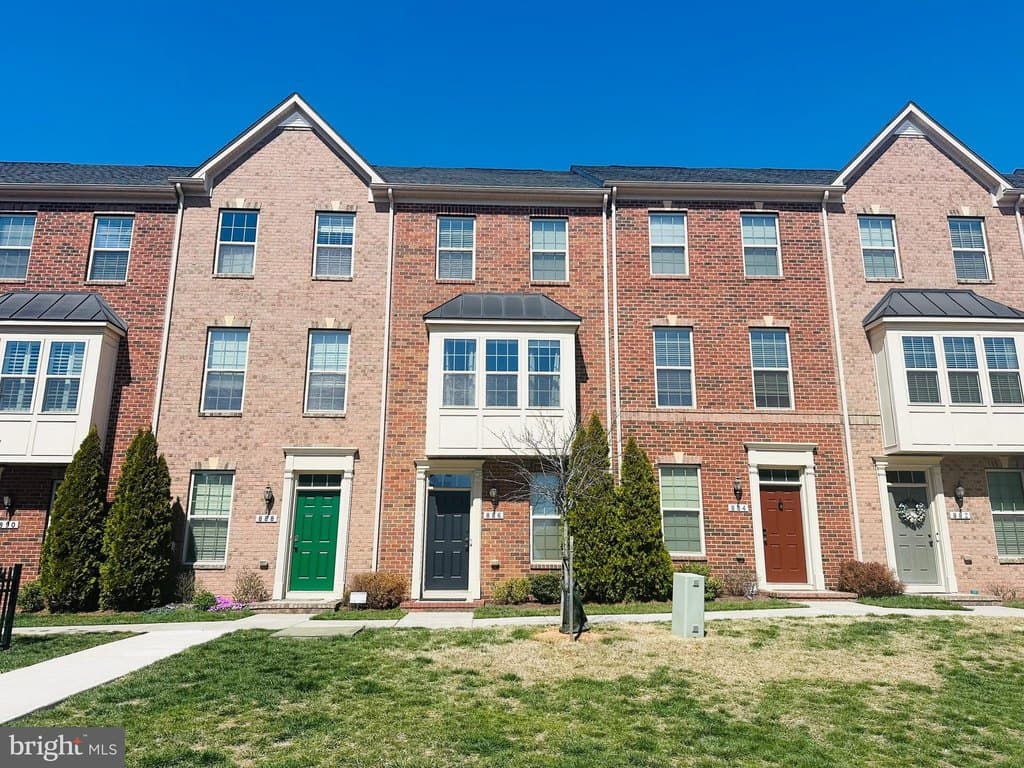 886 S Macon St