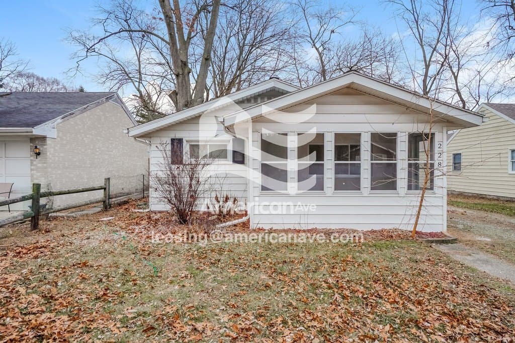228 Leander Dr