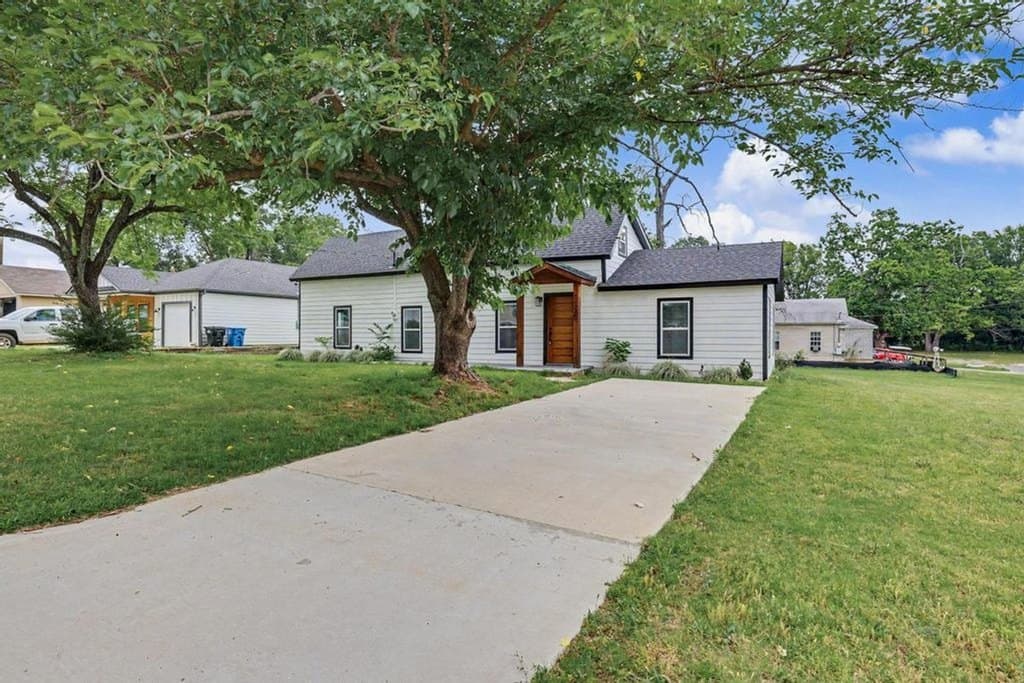 1320 S 7th Ave