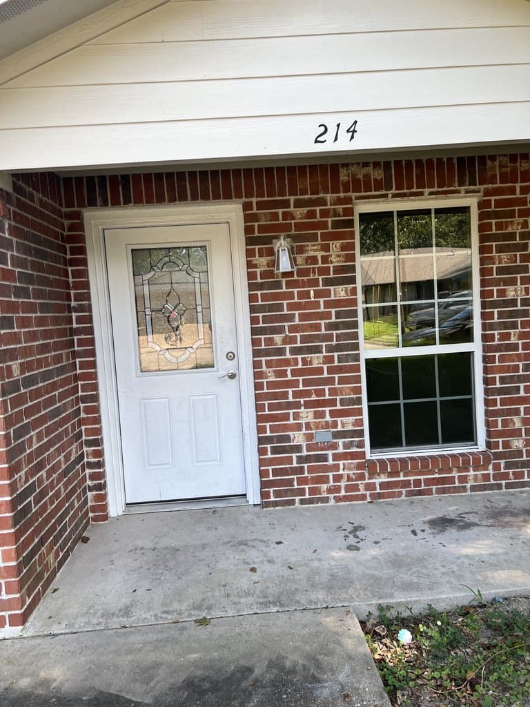 214 Bluebird Ln