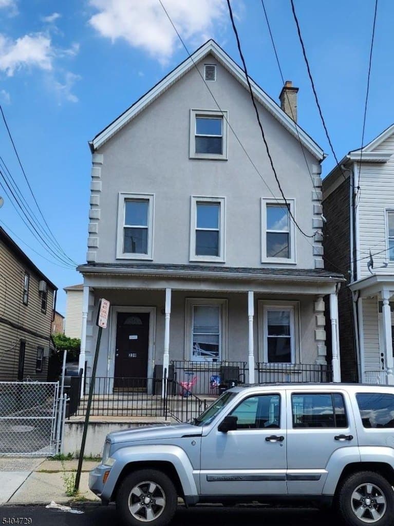239 Magnolia Ave