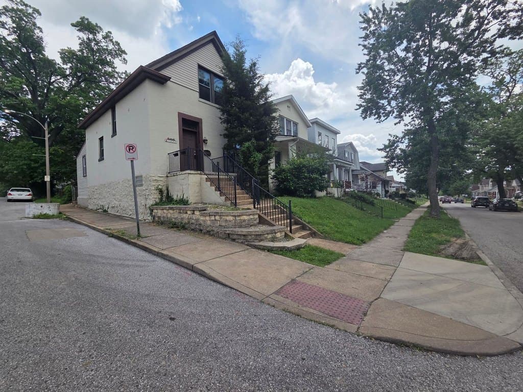 1034 Blendon Pl