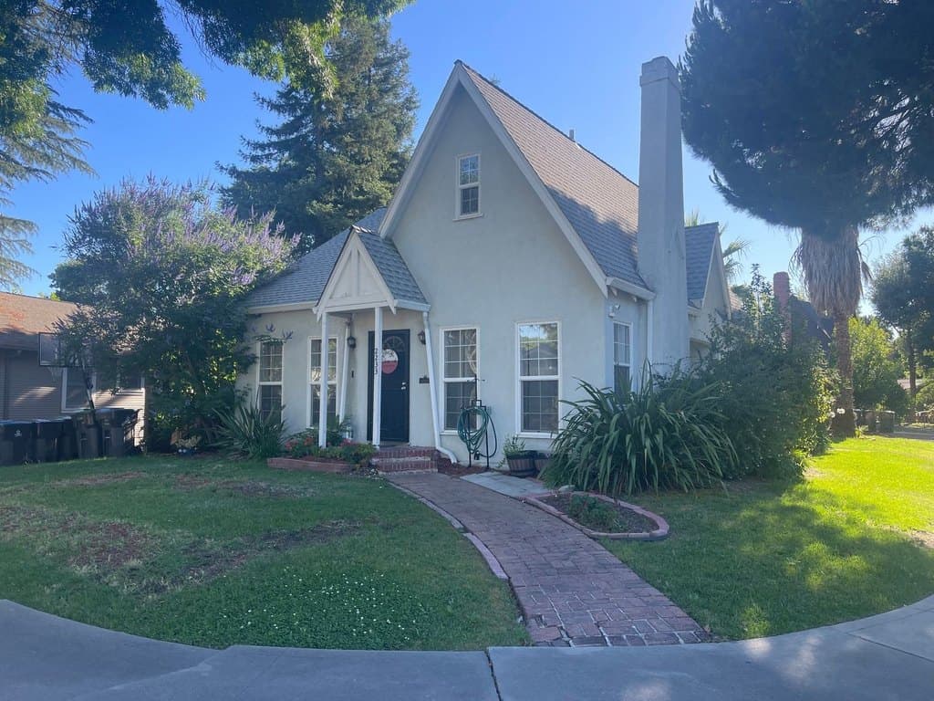 2233 Dwight Way