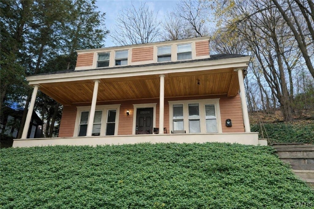 831 Lancaster Ave