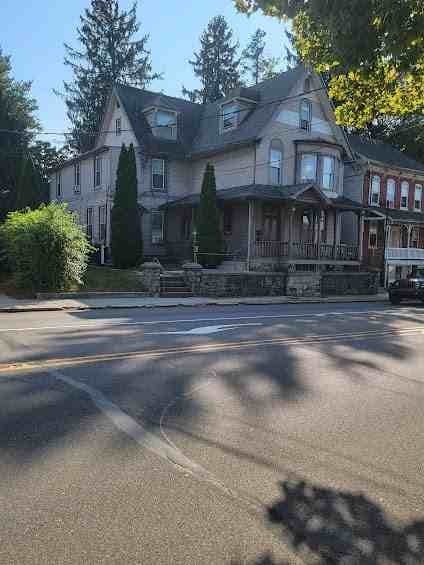 14 W Penn Ave Unit 2WEST2NDFL