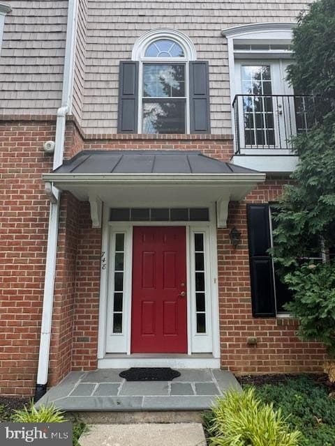 748 Moore Ave