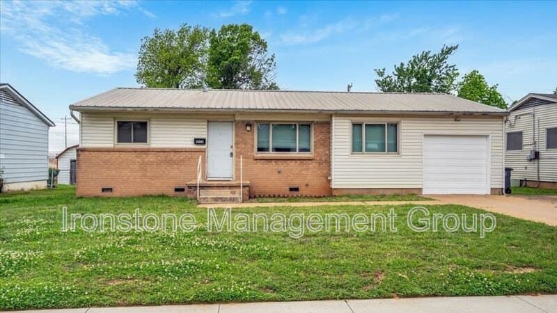 4956 S Maybelle Ave
