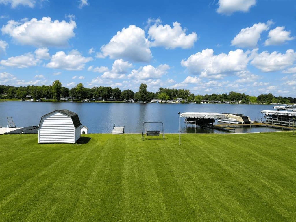 88 W Olcott Lake Dr