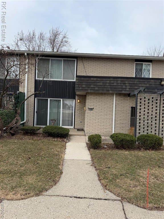 8237 Kennedy Cir