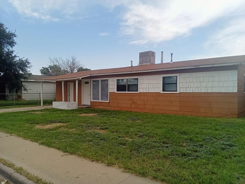 604 Blackstone Ave