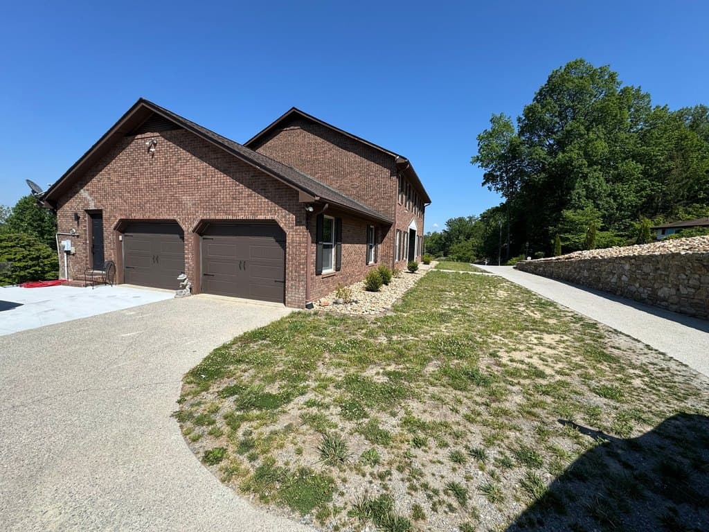 1333 Valmont Dr