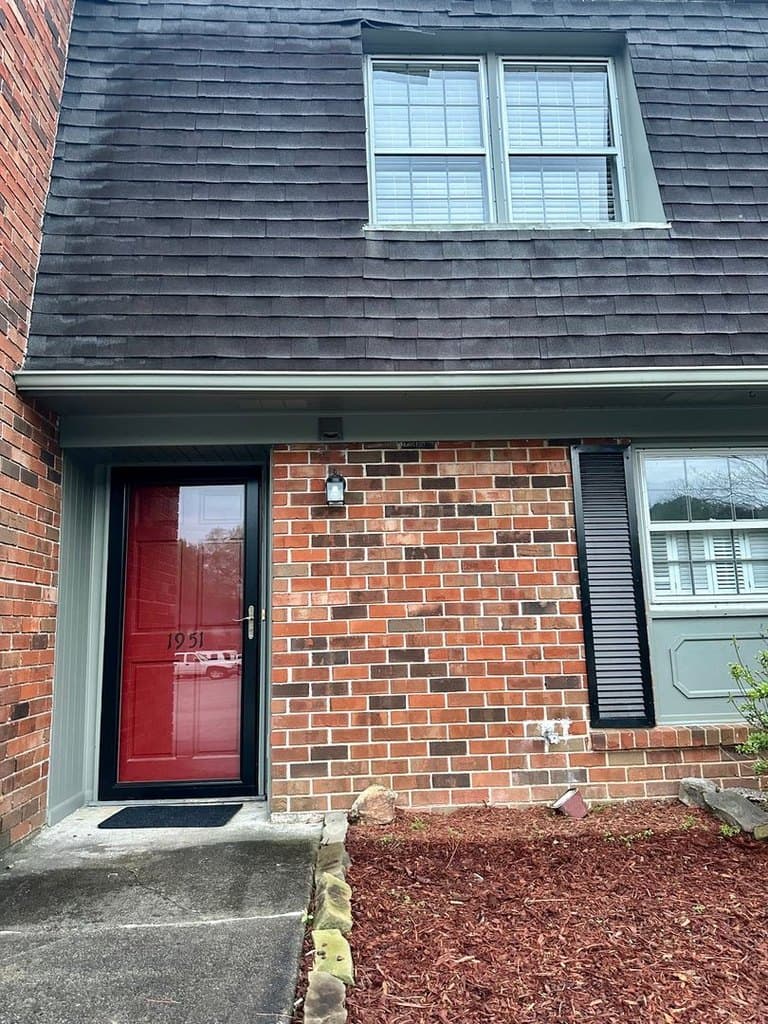 1951 Meadowbrook Cir NW