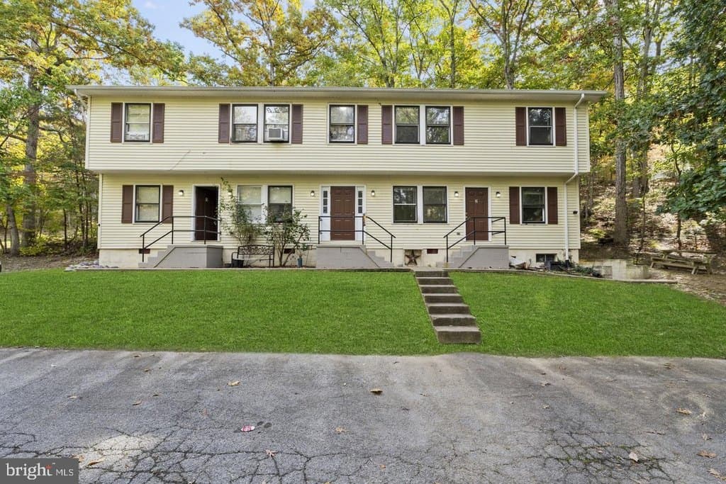 1005 Lower Clubhouse Dr Apt 1