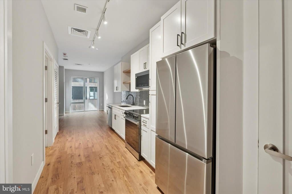 1219-23 Constitution Ave Unit 2462