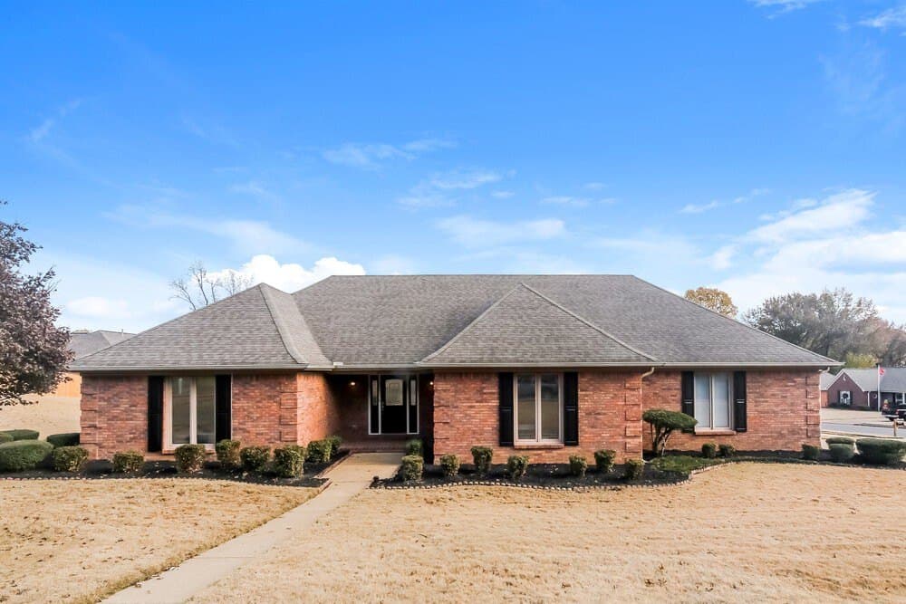 6404 Evergreen Dr
