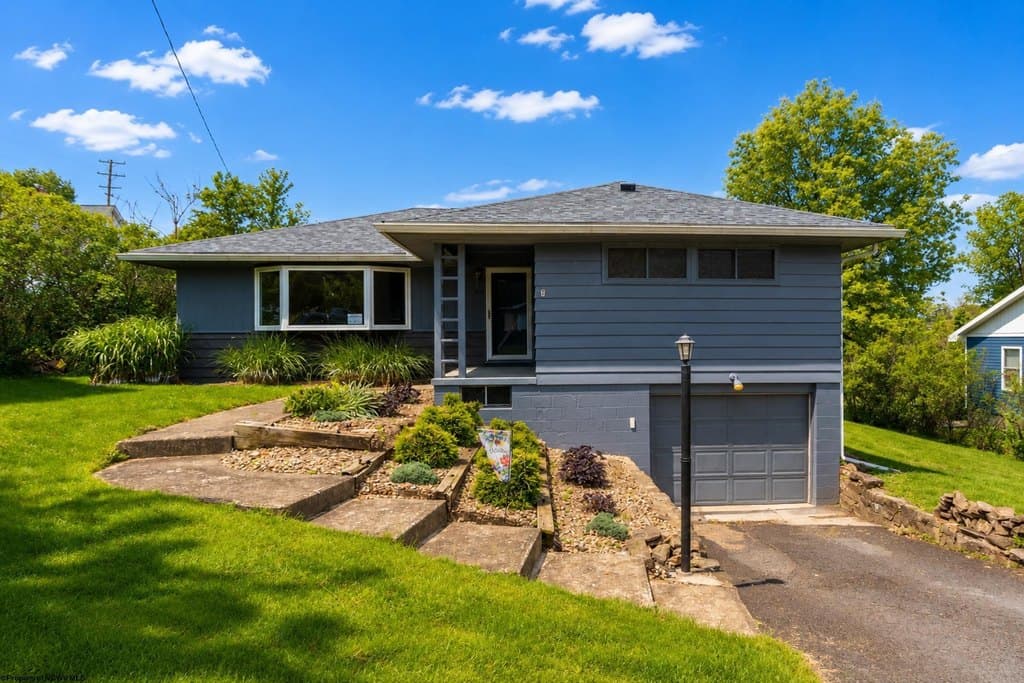 1217 Corvet Ave