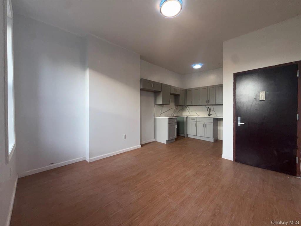324 Eldert St Unit 1A