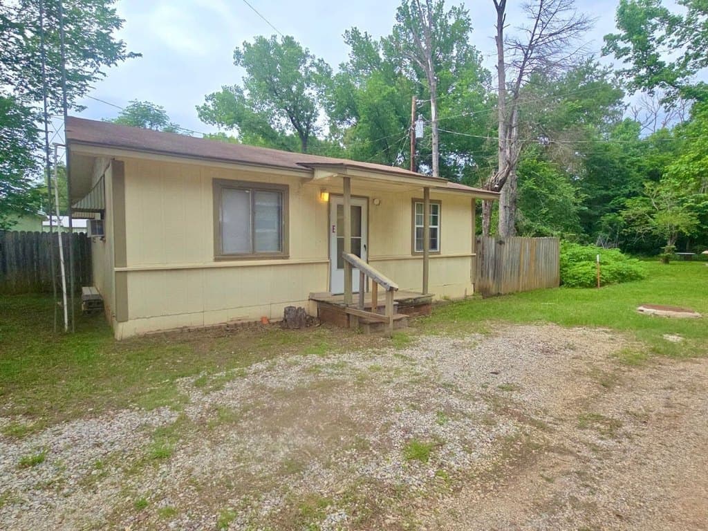 12547 Chapman Rd