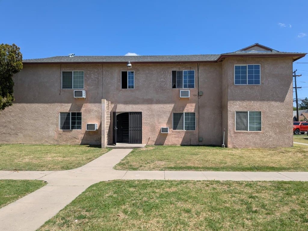 2984 E McKenzie Ave