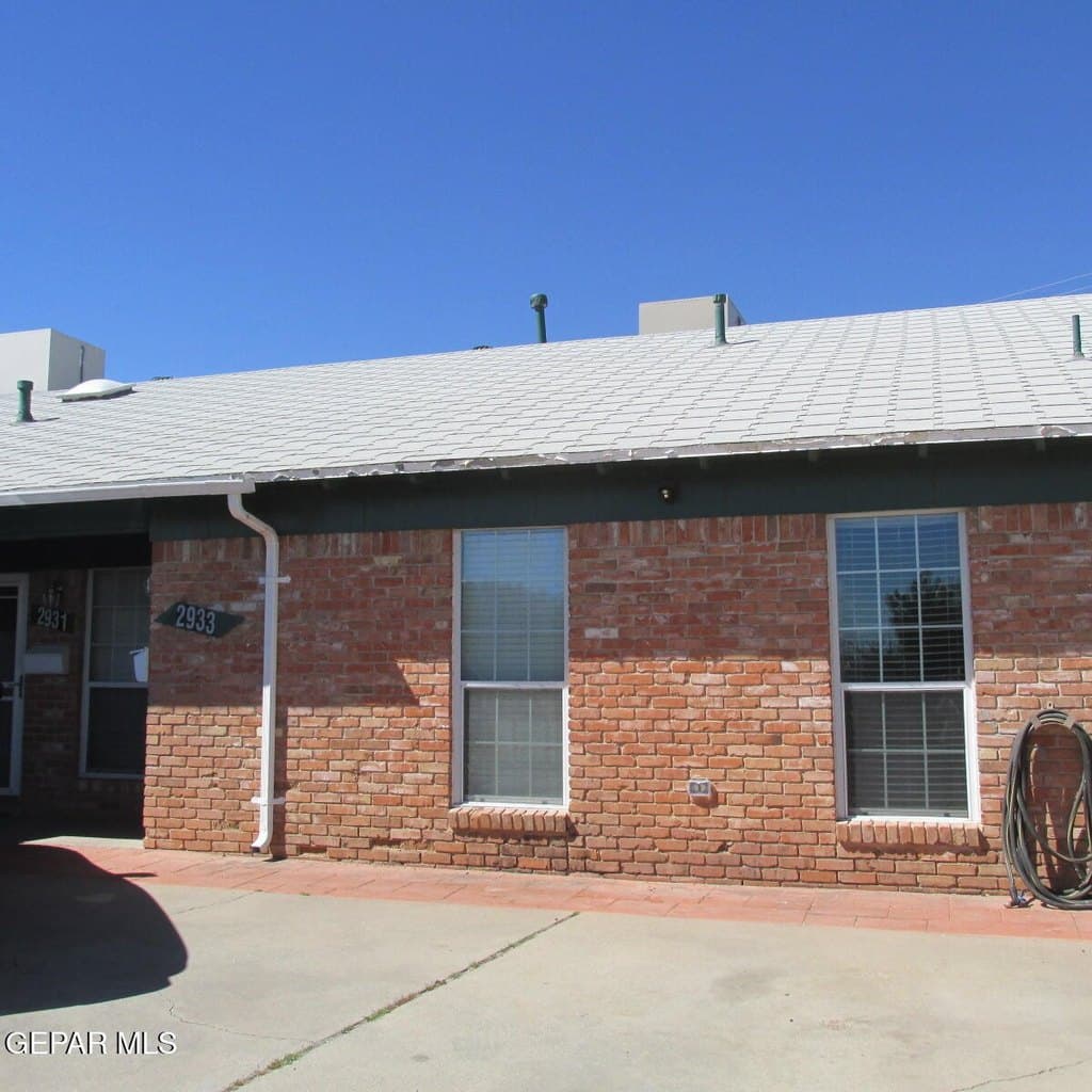 2933 Wedgewood Dr