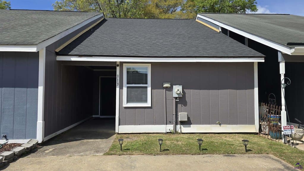 313 Westcliff Center St