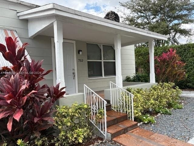 752 NW 24th Ct Unit 1