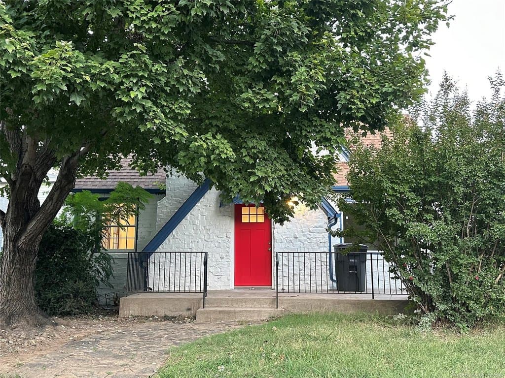 1235 S Gary Pl