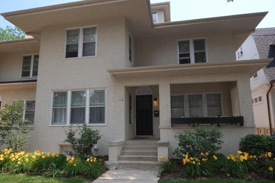 3132 N Shepard Ave