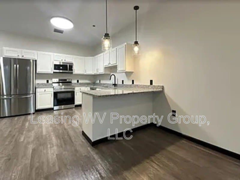 408 Leon Sullivan Way Apt 212