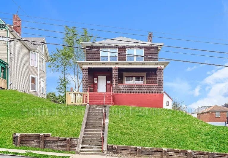 2712 Versailles Ave
