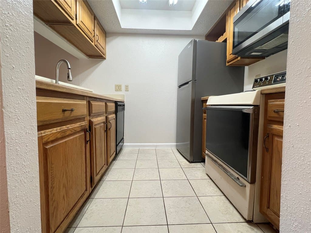 2826 S Bartell Dr Apt 21